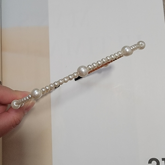4pcs. Pearl Beaded Metal Headbands - Picture 3 of 5